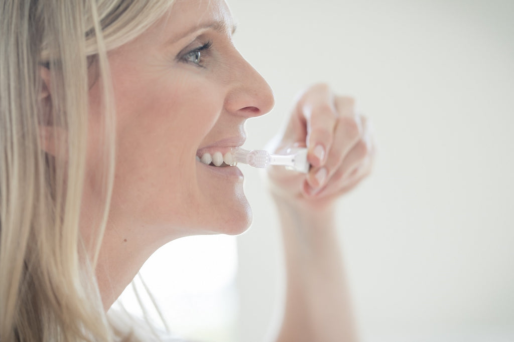 Zakaj je pomembno uporabljati čopasto zobno ščetko